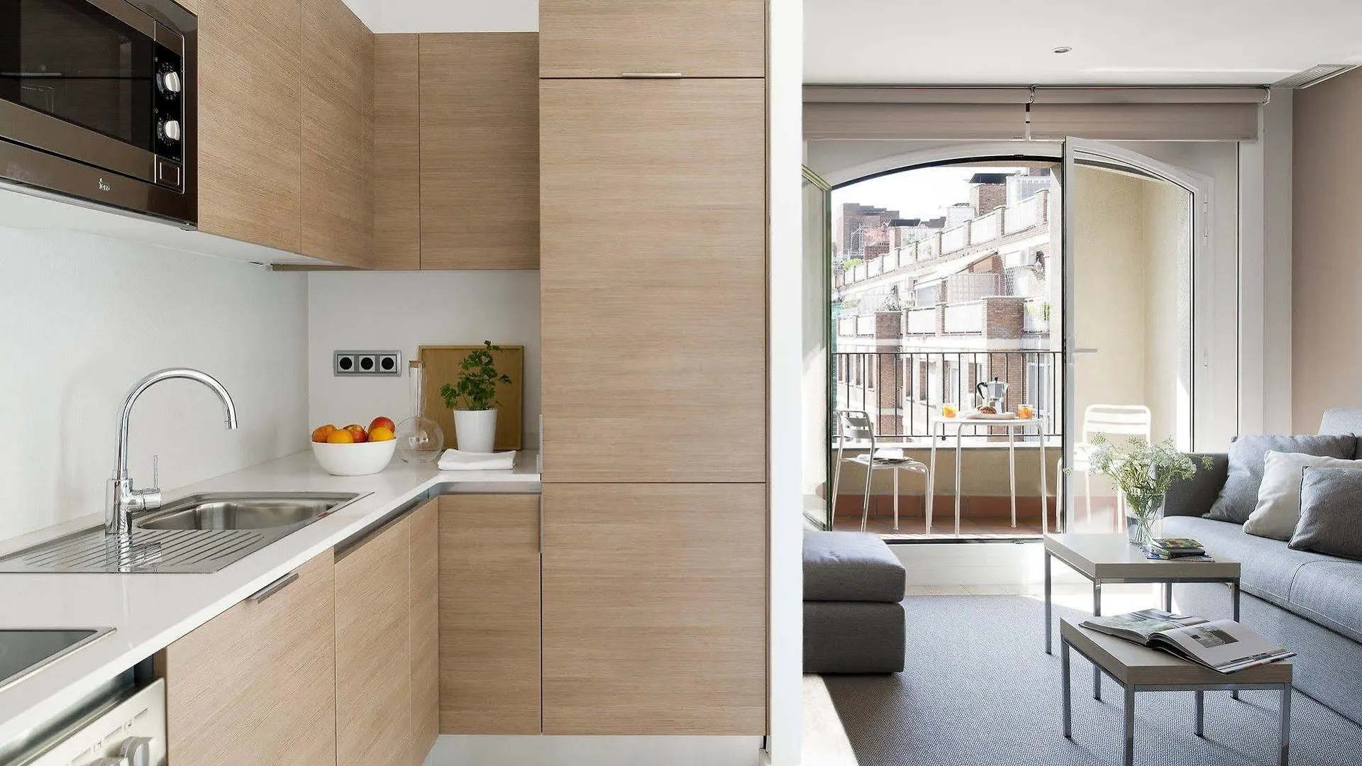 Eric Voekel Boutique Apartments - Gran Via Suites Barcellona 0*,  Spagna