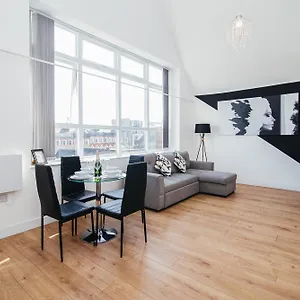 Town Centre Penthouse - Near Airport & Train Station , Luton (Bedfordshire) United Kingdom